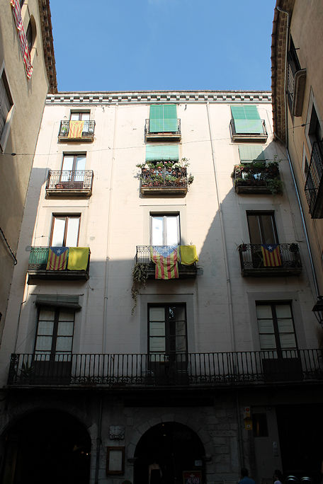 Carrer de Guillem Minali & Plaça de les Castanyes