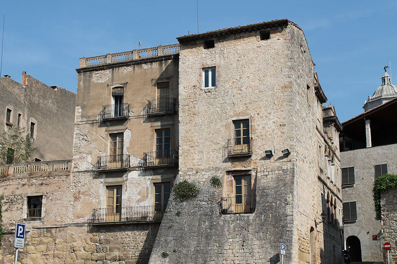 Plaça de Sant Domènec Can Porcalla & Torre Rufina