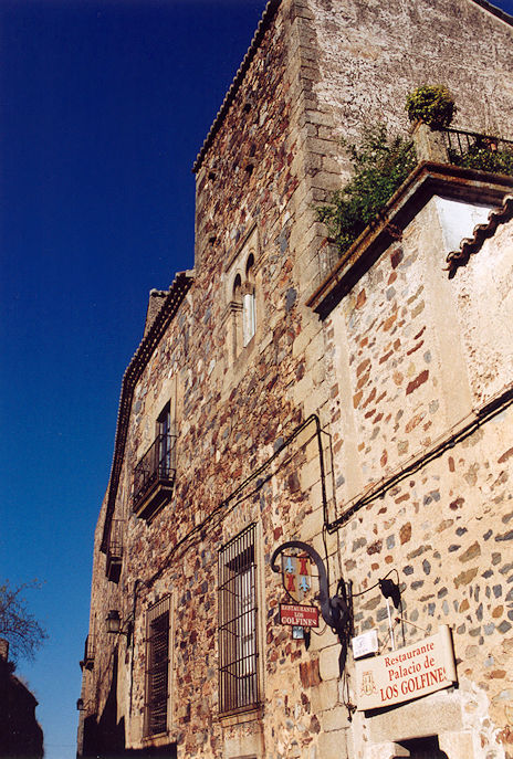 Palacio de los Golfines de Arriba