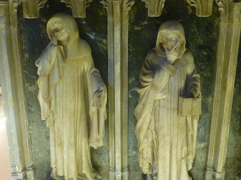 Catedral de Santa María la Real tomb