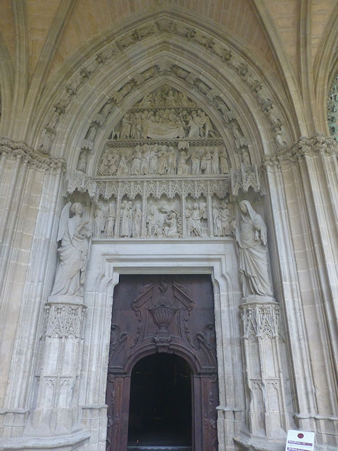 Catedral de Santa María la Real cloister Puerta Preciosa
