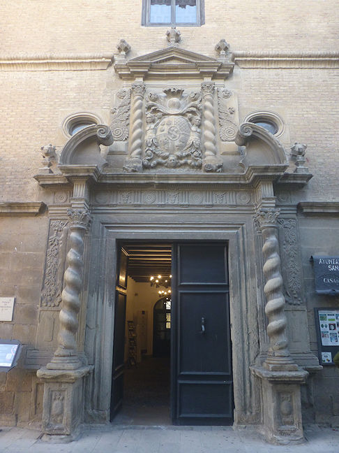 Palacio de Vallesantoro portal