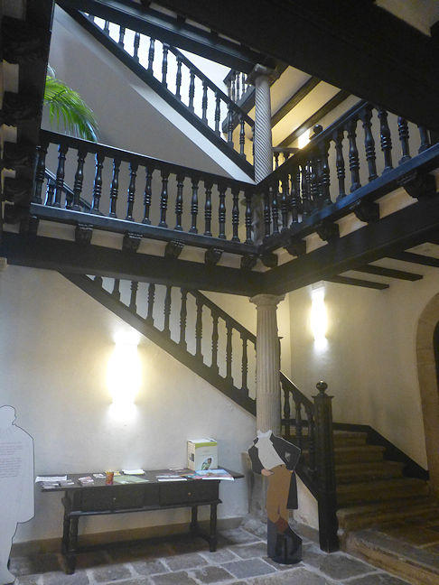 Palacio de Vallesantoro staircase
