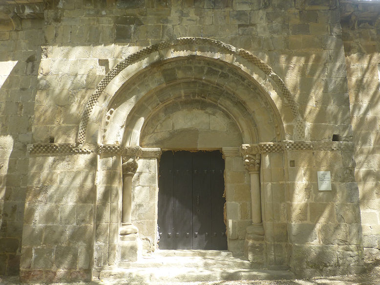 Iglesia de San Adrián de Vadoluengo
