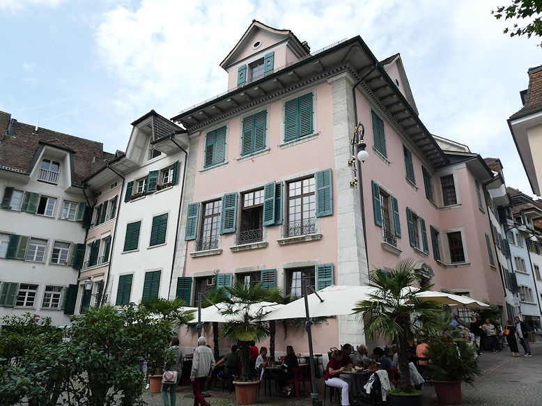 On the crossing of Stalden, Friedhofplatz & Schmiedengasse