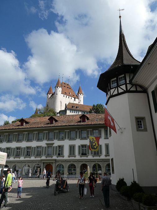 Rathausplatz with Platzschulhaus & the Castle above