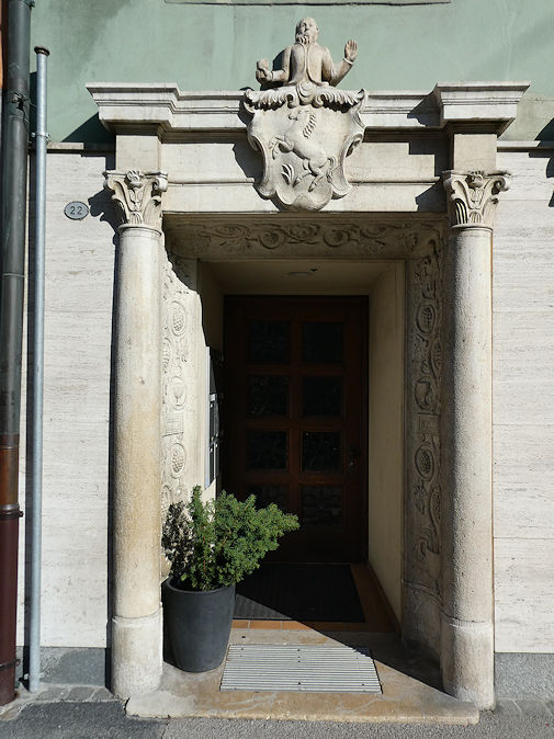 Hauptgasse, house portal